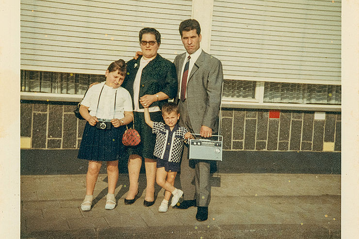 Die Familie Spitaleri beim Sonntagsspaziergang, Köln-Kalk, um 1967,  Foto: © Rosa Spitaleri/DOMiD-Archiv, Köln