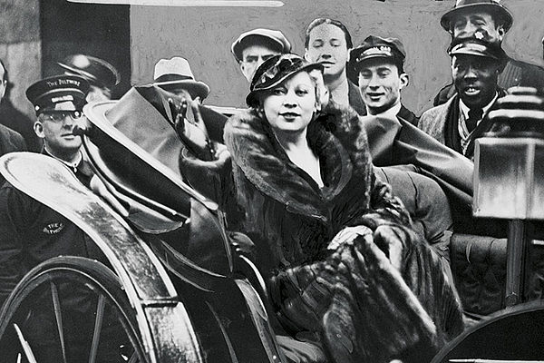 Mae West, Komödiantin und Schauspielerin