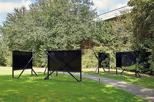 Tom Burr, No Access cluster one (B, D, E, I, M), 20152017; © Stiftung Skulpturenpark Köln, 2022; Foto Simon Vogel, Köln