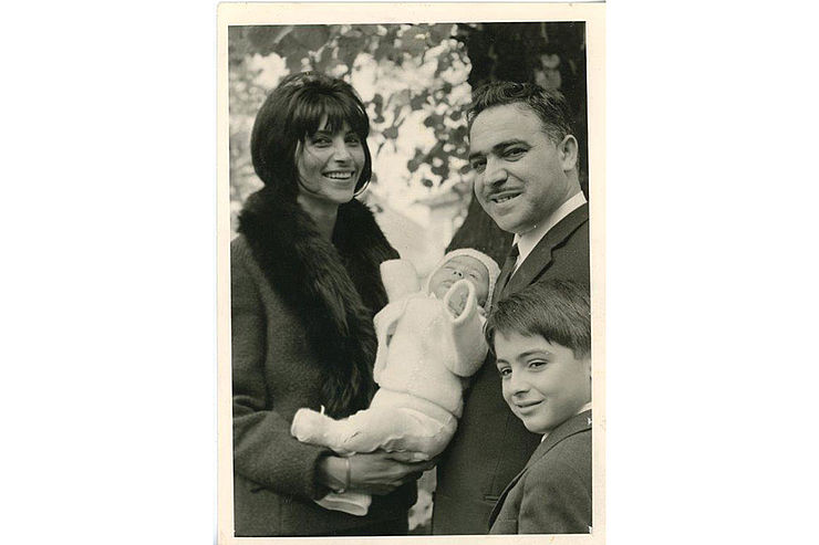 Necla und Metin Türköz mit ihren beiden Kindern Alpin und Uğur, Köln 1967. Foto: Metin Türköz / DOMiD-Archiv, Köln
