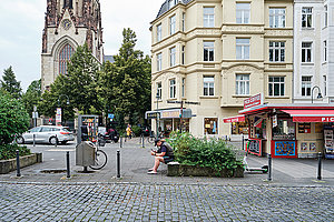 Wo die wilden Kerle wohnen: Neusser Platz im Agnesviertel