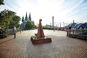 Die nächste Räumung kommt bestimmt: Armenier:innen-Mahnmal an der Hohenzollernbrücke