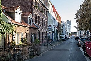 Im Schatten des Westcenters: Idylle auf der Rochusstraße  