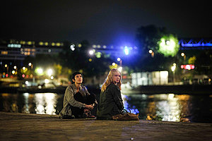 Nichts für hartleibige Zyniker: Tao Okamoto und Virginie Efira in »Soudain«