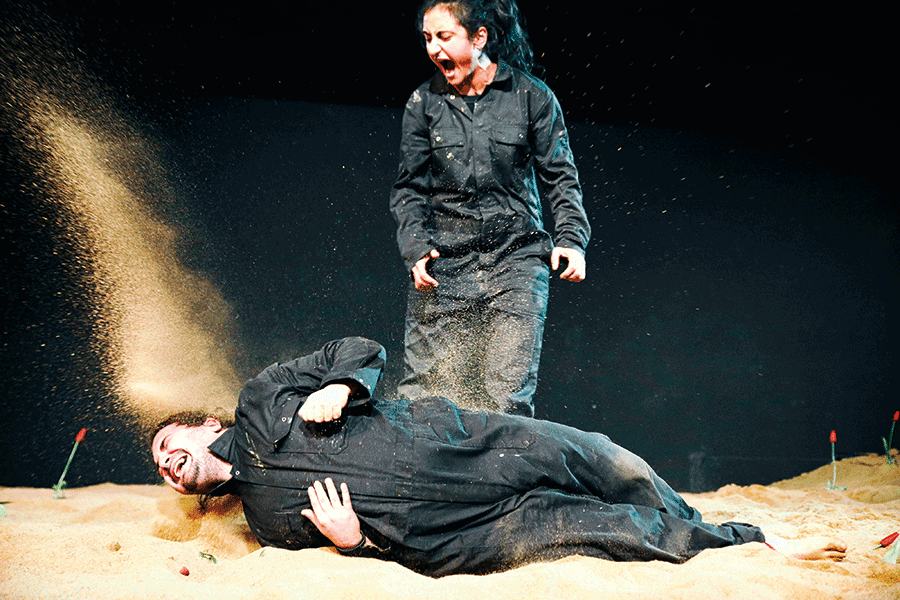 Foto: Ingo Solms »O schöne neue Welt, die solche Leute hat!«: Tim Mroseks »Sturm« im Orangerie Theater