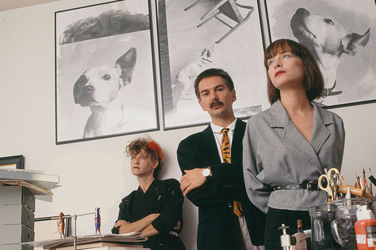 © Nachlass Ulrich Tillmann Das Museumspersonal: Tillmann zwischen Bettina Gruber (li) und Maria Vedder, 1986