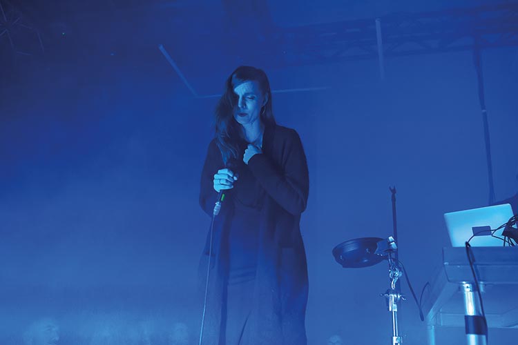 Foto: Nathan Ishar Innehalten im Schrecken: Hildur Guðnadóttir, Foto: Nathan Ishar
