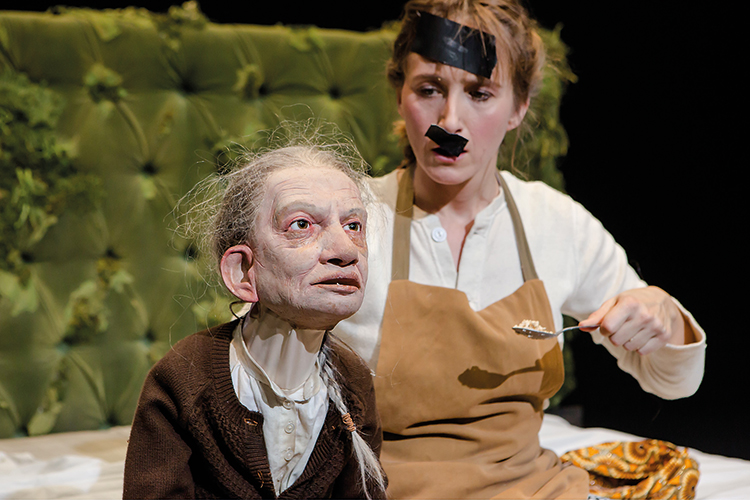 Foto: Ana Lukenda Nicht auf der Bühne — aber optimistisch: Magda Lena Schlott im Schauspiel Köln, Foto: Ana Lukenda