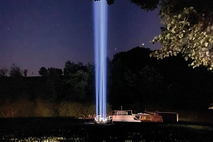 (c) Katzensprung-Festival Das Licht strahlt auch für uns: Leere auf dem Festival-Gelände