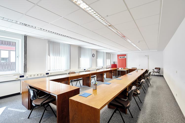 Foto: Thomas Schaekel / Stadtrevue Der Fraktionsraum der Linken