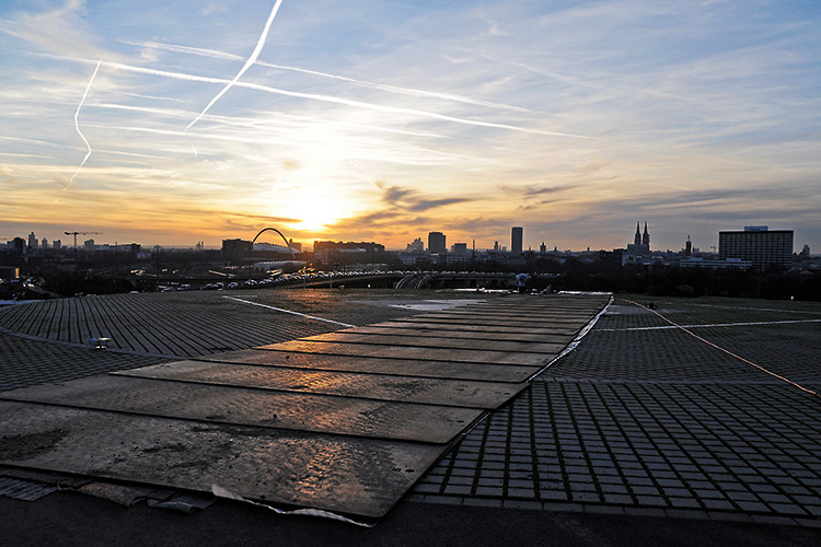 Foto: Manfred Wegener 30 Millionen für einen unbezahlbaren Ausblick: Sonnenuntergang auf dem Kalkberg, Foto: Manfred Wegener