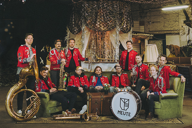 Foto: Steffi Rettinger In alter Herrlichkeit: Die Techno-Marching-Band MEUTE, Foto: Steffi Rettinger