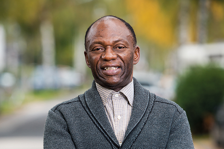 Foto: Dörthe Boxberg Kompromisslos freundlich: John Akude, Ratsmitglied von »Klima Freunde«, Foto: Dörthe Boxberg
