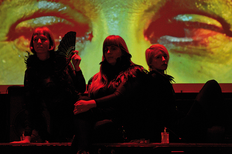 Performativ: Blonde-Cobra-Festival 2019