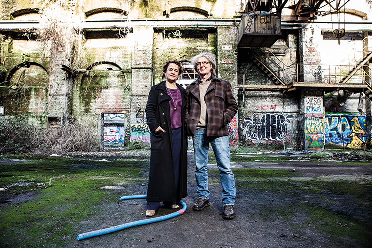 Foto: Thomas Schäkel / Stadtrevue Sind gekommen, um zu bleiben: Anja Kolacek und Marc Leßle von »raum 13«