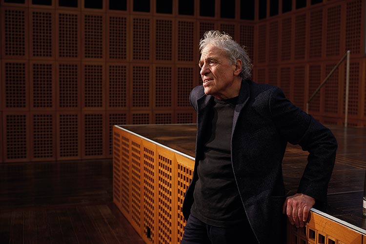 Foto: Film Festival Cologne/Domrauschen Ungeliebte Rolle: Abel Ferrara bei einem Werkstattgespräch in Köln, Foto: Film Festival Cologne/Domrauschen