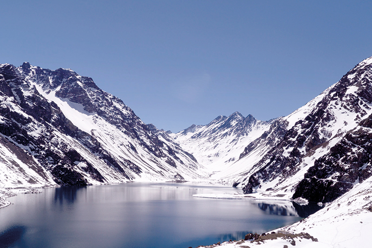 Geografie als Schicksal: Bergsee in den chilenischen Anden