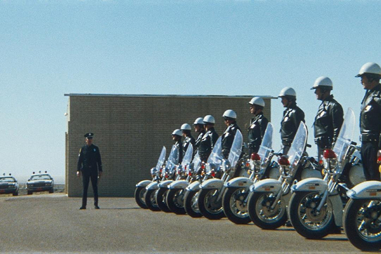 Monumental: »Electra Glide in Blue — Harley Davidson 344«
