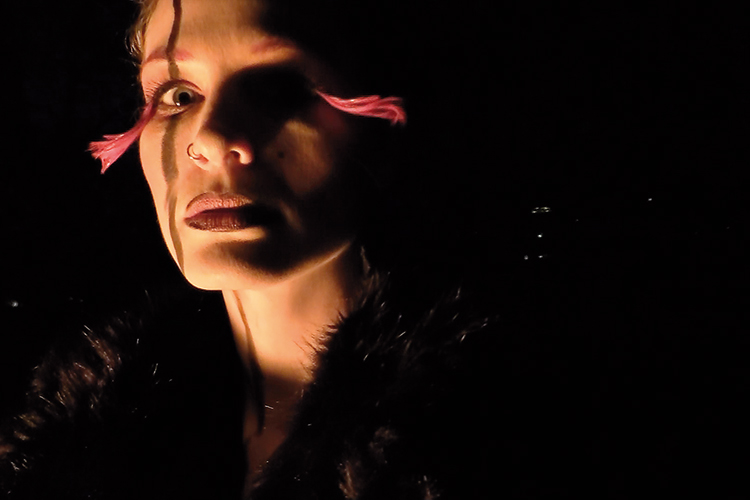 Diktatur eines neuen Humanismus: »Toxic« als Live-Theater-Film