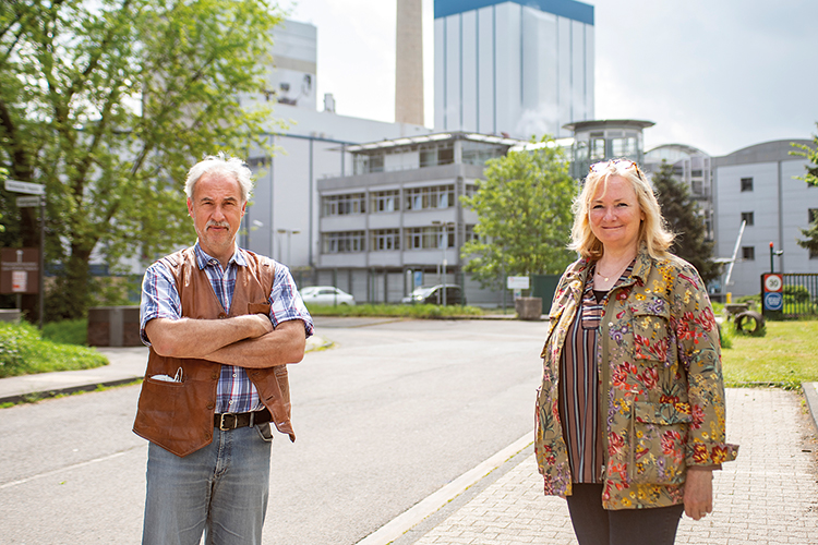 Foto: Jennifer Rumbach / Stadtrevue Ihnen stinkt’s schon: Bruno Klais und Patricia Gase vom Bürgerverein Merkenich