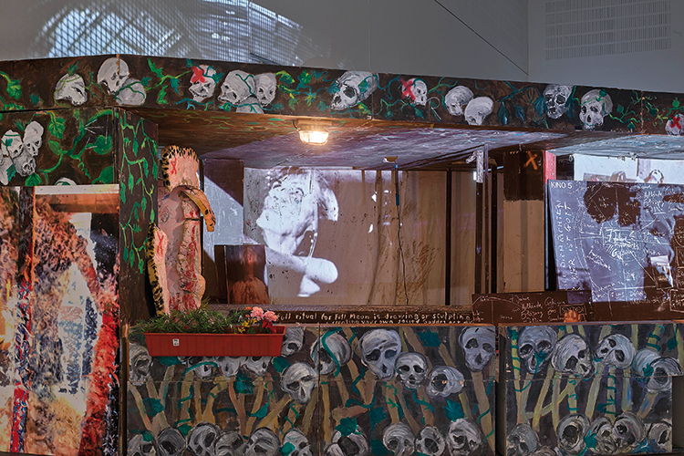 Foto: Achim Kukulies, © Nachlass Christoph Schlingensief »Kaprow City«, 2006 / 2007, Kunstsammlung Nordrhein-Westfalen, Foto: Achim Kukulies, © Nachlass Christoph Schlingensief