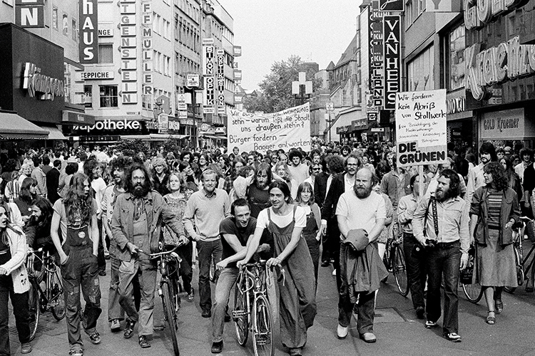 Foto: Manfred Wegener / Stadtrevue 1980: Demonstration gegen den später doch durchgeführten Stollwerck-Abriss