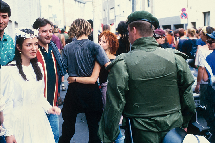 Foto: Manfred Wegener / Stadtrevue 1999: Demonstration gegen den G7-Gipfel in Köln