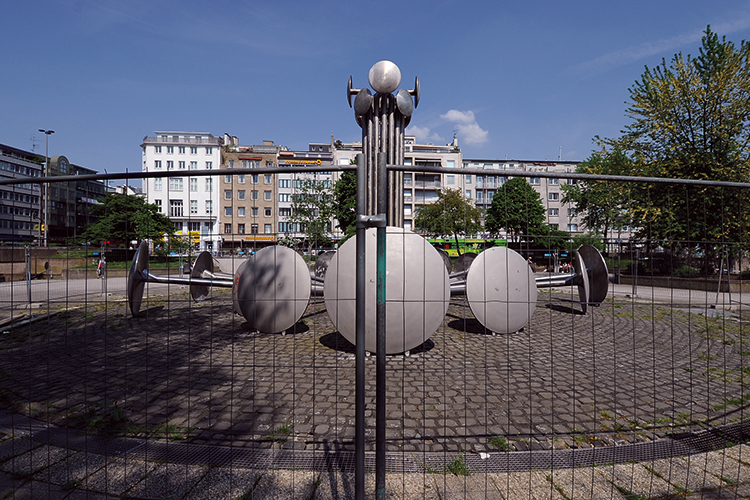 Foto: Manfred Wegener / Stadtrevue 2010: 20 Jahre später — kein Wasser, kein Zutritt