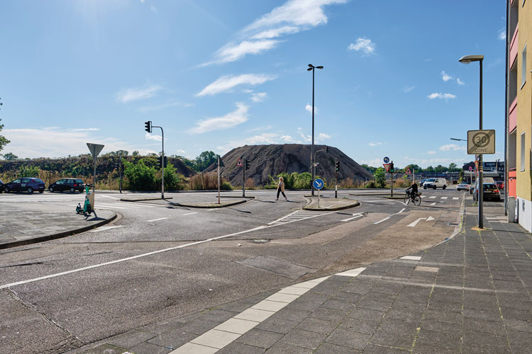Foto: Thomas Schäkel / Stadtrevue Bodo mit dem Bagger baggert hier nicht mehr: Cologneo-Bauareal an der Danzierstraße