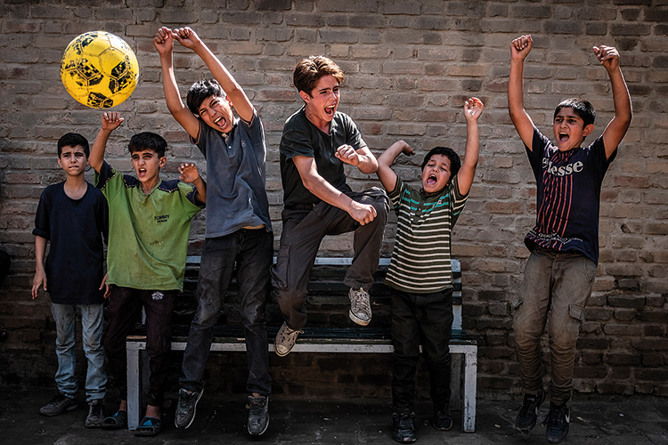 Pure Freude: Clique aus »Sun School«
