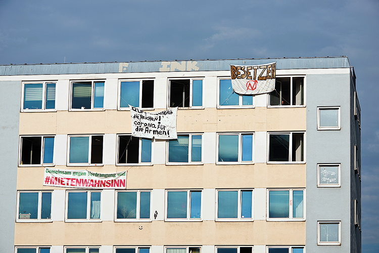 Foto: Doerthe Boxbert / Stadtrevue 24. Juni — OMZ: Hausbesetzung mit unsicherer Zukunft