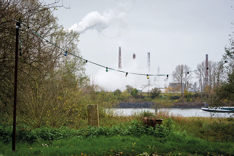 Nicht mehr ganz dicht: Rheinlandraffinerie in Godorf
