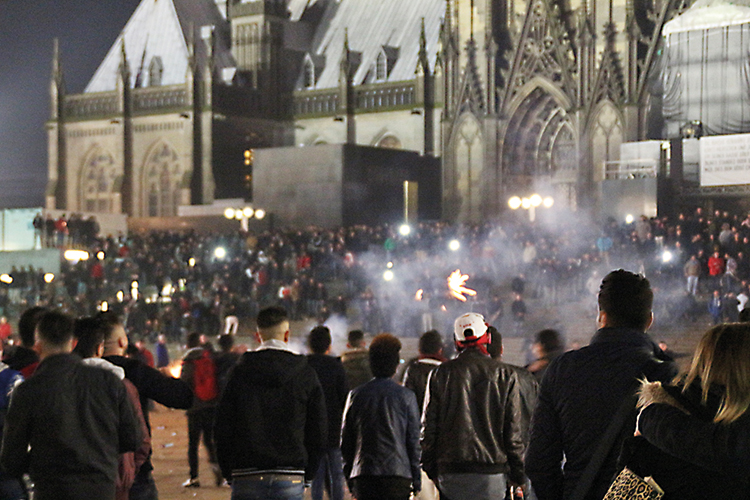 Nicht vor Ort gewesen: Symbolbild der Silvesternacht 2015/16 in vielen Medien, Foto: © Markus Böhm