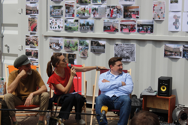 Foto: Melanie Weidemüller Treffpunkt Ebertplatz: Müseler mit Johannes Geyer (Stadtraummanager) und Grischa Göddertz