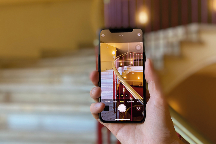 Foto: Daniel Senzek, Digitaler wird’s noch: Das Foyer im Netz, 
