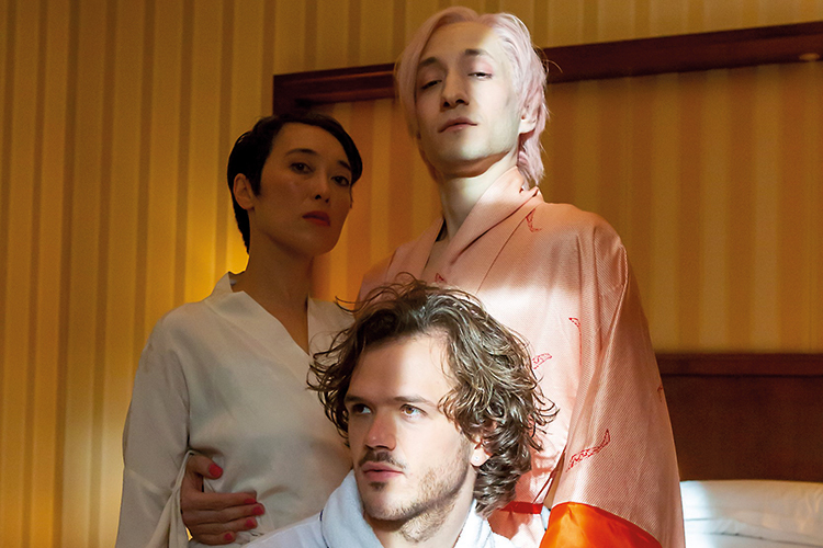 Foto: Ana Lukenda Liebe zu dritt: »Edward II.« am Schauspiel Köln, Foto: Ana Lukenda