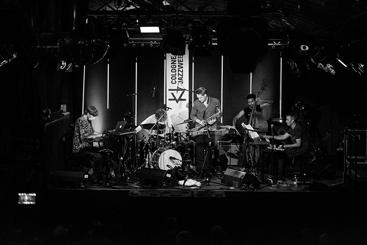 Fotos: Niclas Weber Jazz ist Arbeit (wenn auch surreal verzerrt): Tau5