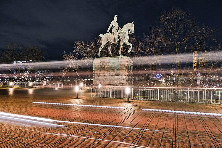 Denkmal für einen Kolonialherrscher:  Kaiser Wilhelm II. an der Hohenzollernbrücke