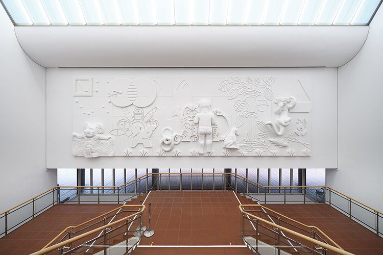 Zeichen an der Wand: Cuevas Relief im Museum Ludwig , (»The Enterprise«, 2021), © die Künstlerin; Foto: rba Köln/Marc Weber