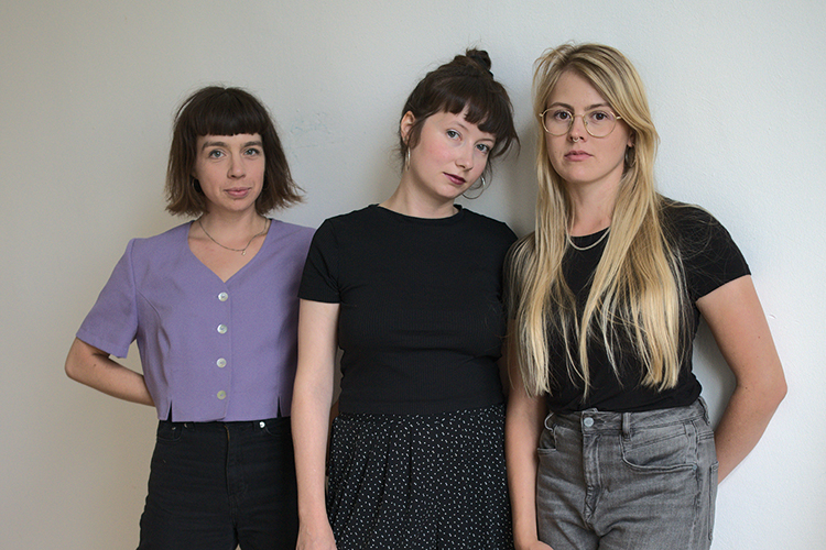 Noch nicht am Ziel: Die Kollektivistinnen Lena M, Nâsca und Leonie Savalas   Foto: DIANA