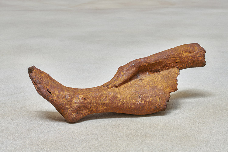 Foto: Dejan Saric Kiki Smith, »Ohne Titel«, 1992, Eisenguss Foto: Dejan Saric