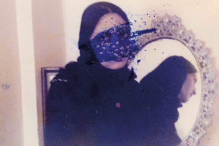 Privat und politisch: »I Am Trying to Remember« von Pegah Ahangarani