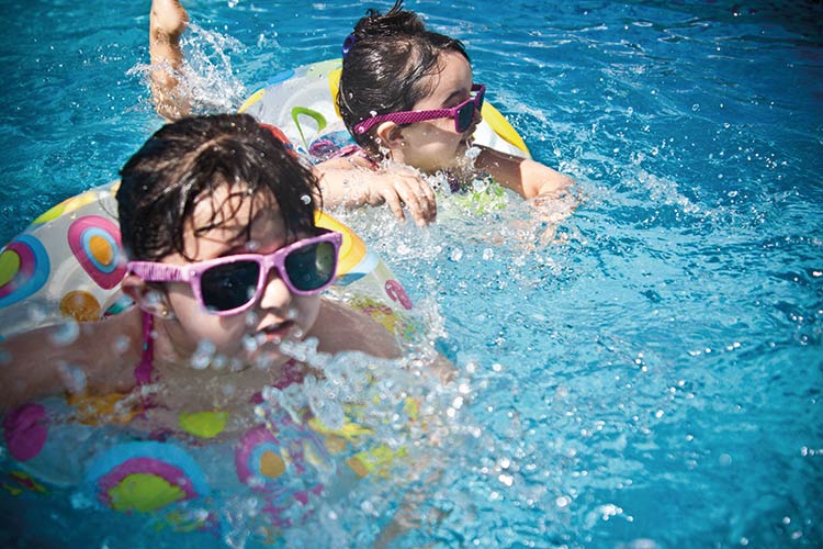 © Pexels Generation C: Planschen nur mit Schwimmreifen