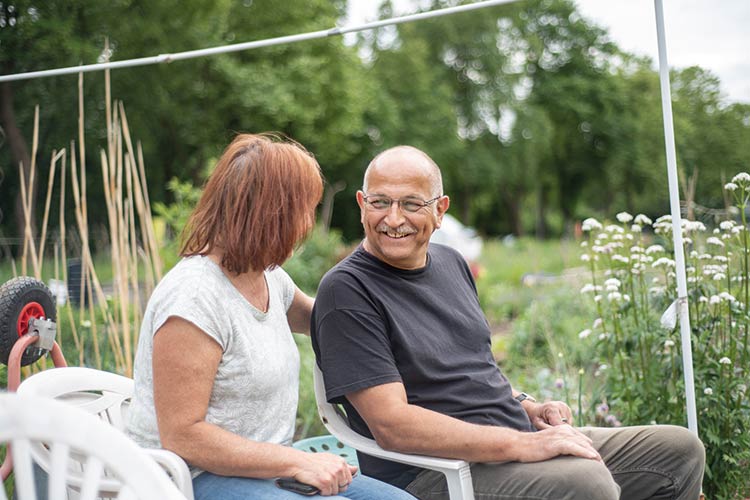 Foto: Jennifer Rumbach / Stadtrevue Können sich das ganze Jahr über mit Gemüse selbst versorgen: Beate Losacker und ihr Mann Jürgen Müller