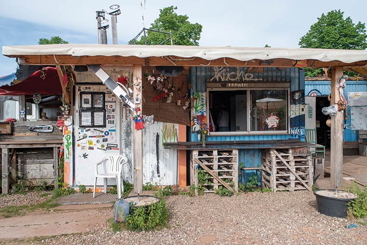 Foto: Jennifer Rumbach / Stadtrevue »Alles amorph gewachsen« — die Neuland-Zentrale