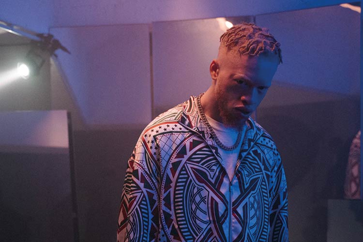 Will andere mit seinem Sound inspirieren und motivieren: Rapper Albi X aus Köln, Foto: Sam Kiala