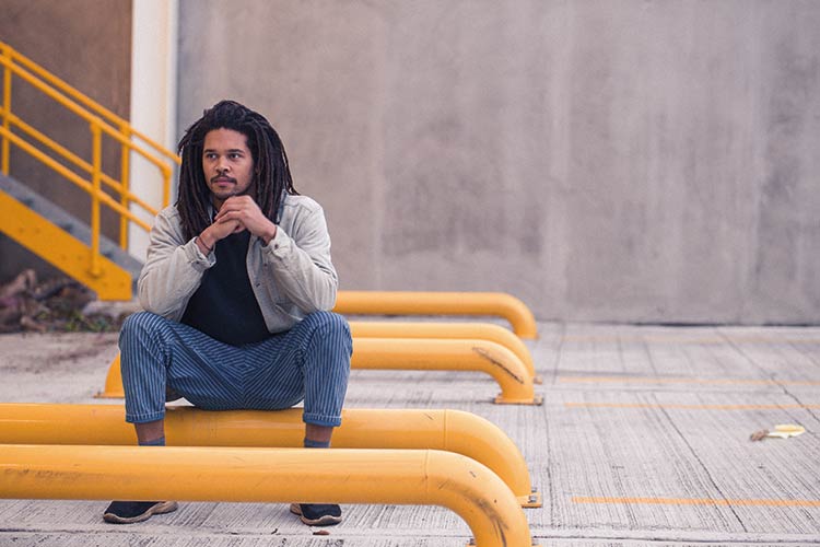 Legerer Look und entspannt am Mic: Bradley Zero