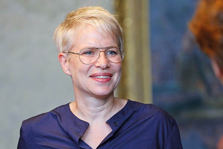 © Bernd Büttgens Die Raumplanerin Frauke Burgdorff hat mit ihrer Agentur für kooperative Stadtentwicklung Initiativen beraten und Beteiligungsverfahren organisiert, seit 2019 ist sie Baudezernentin von Aachen. In Köln hat sie als Vorständin der Montag-Stiftung u.a. di