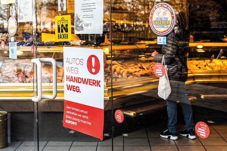 Foto: Dörthe Boxberg / Stadtrevue Nur kurz zum Bäcker: An der Deutzer Freiheit setzt man dafür weiterhin aufs Auto