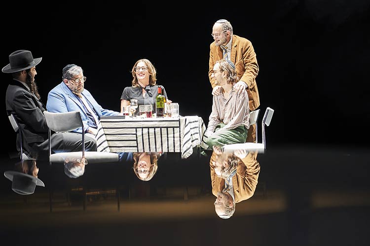 Foto: Tommy Hetzel »Vögel«: Am Schauspiel Köln inszeniert von Stefan Bachmann; Foto: Tommy Hetzel